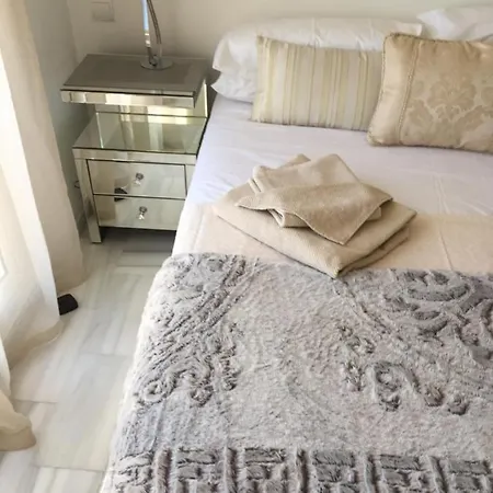 Apartment Alta Loma With Awesome Sea Views, Bbq, Sleeps 4, Wifi On Clc Site